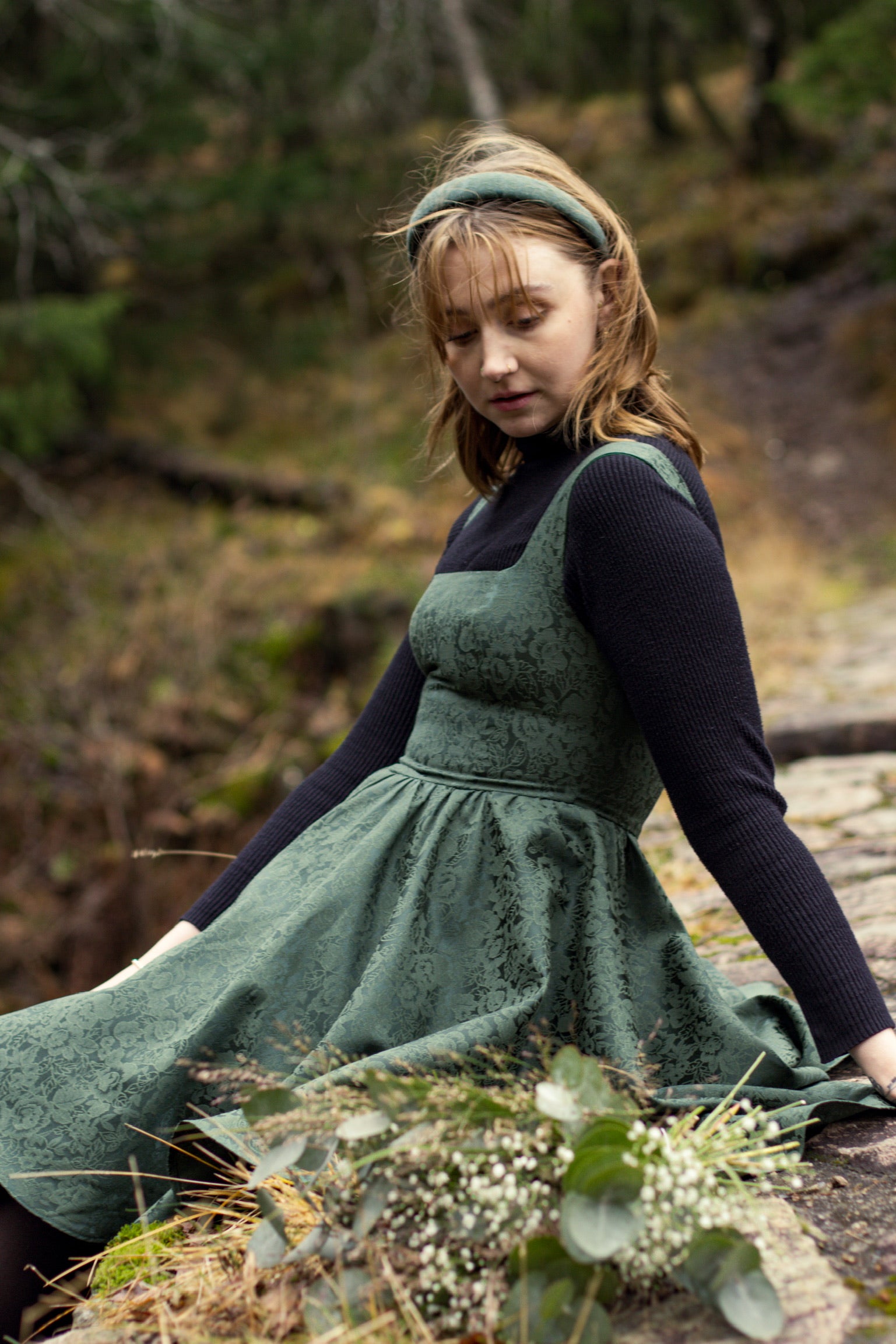 Forest green sleeveless clearance dress